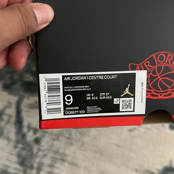 Air Jordan really nice white size 9 - Picture 2 of 5